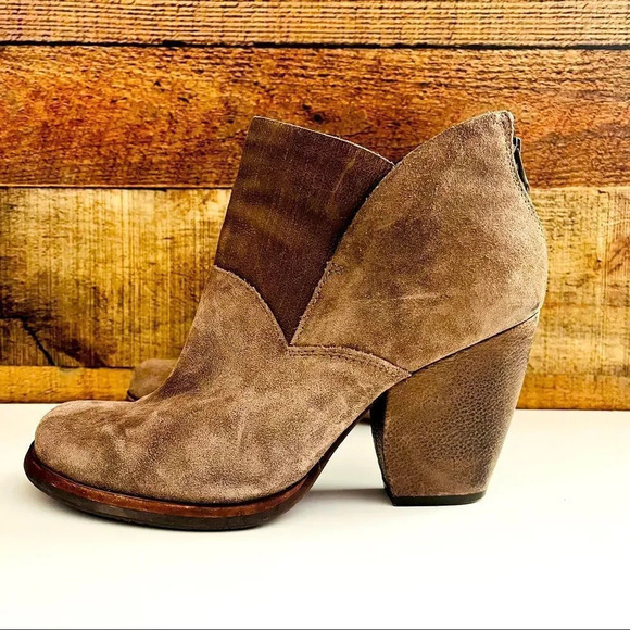Korkease Castaneda In Castle Suede Bootie - Picture 4 of 10